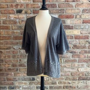 Grey kimono sweater with subtle geometric pattern
